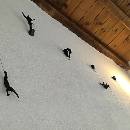 Nina's Up * Скиатос