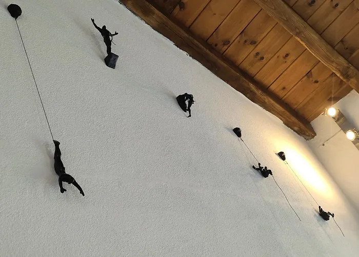 Nina's Up * مدينة سكياثوس